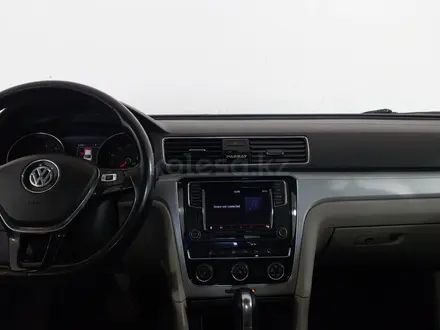 Volkswagen Passat 2018 года за 6 390 000 тг. в Шымкент – фото 14