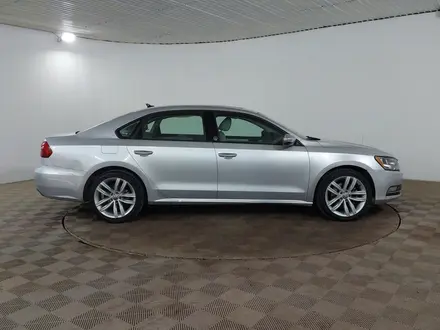 Volkswagen Passat 2018 года за 6 390 000 тг. в Шымкент – фото 4