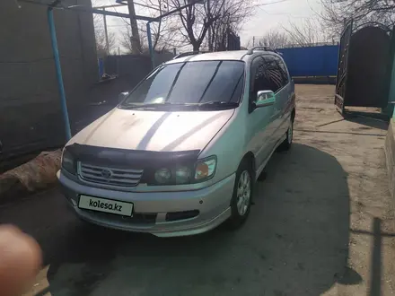 Toyota Ipsum 1997 года за 4 200 000 тг. в Алматы – фото 4