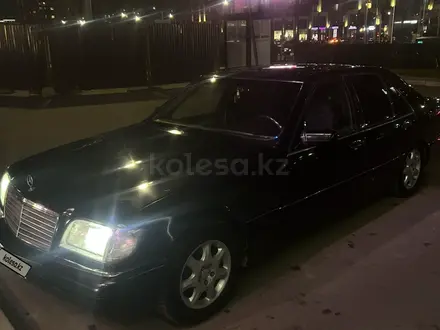 Mercedes-Benz S 320 1995 года за 2 900 000 тг. в Астана