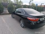Toyota Camry 2015 года за 5 700 000 тг. в Актобе – фото 3