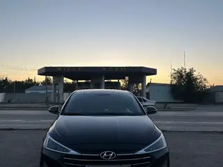 Hyundai Elantra, 2019