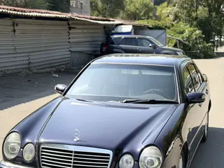 Mercedes-Benz E 320