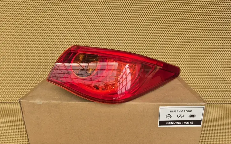 Фонарь в крыло правый Infiniti Q50 за 150 000 тг. в Алматы