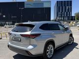 Toyota Highlander 2024 года за 27 000 000 тг. в Шымкент – фото 4