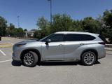 Toyota Highlander 2024 года за 27 000 000 тг. в Шымкент – фото 2