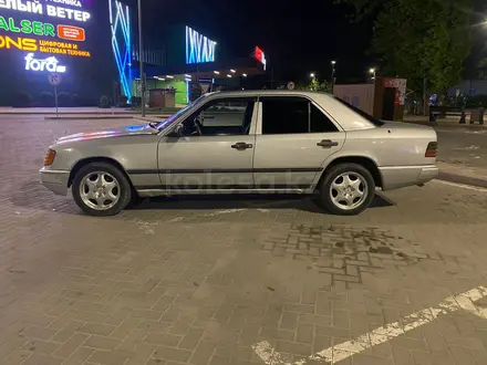 Mercedes-Benz E 260 1988 года за 750 000 тг. в Алматы – фото 10