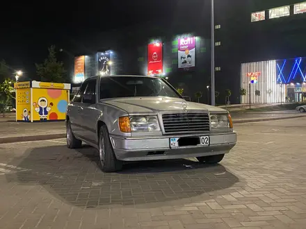 Mercedes-Benz E 260 1988 года за 750 000 тг. в Алматы