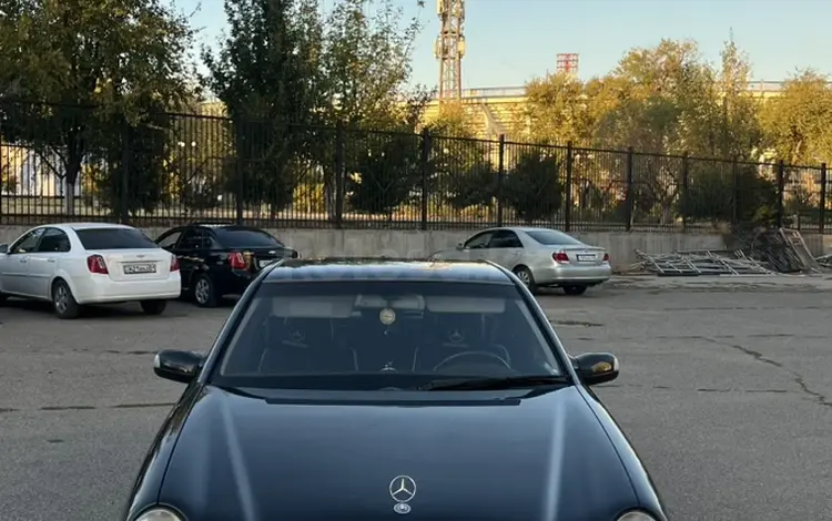 Mercedes-Benz E 240 1999 годаfor4 400 000 тг. в Шымкент