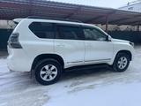 Toyota Land Cruiser Prado 2017 года за 19 800 000 тг. в Актобе – фото 3