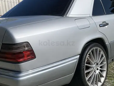Mercedes-Benz E 230 1992 года за 1 900 000 тг. в Талдыкорган – фото 7