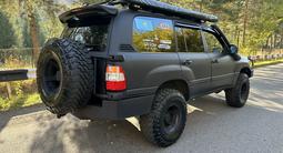 Toyota Land Cruiser 2000 годаfor17 900 000 тг. в Алматы