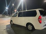 Hyundai Starex 2017 годаүшін11 999 999 тг. в Туркестан – фото 2