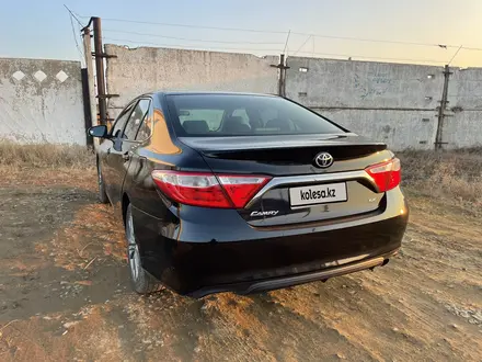 Toyota Camry 2015 года за 5 800 000 тг. в Актобе – фото 11