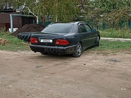 Mercedes-Benz E 200 1997 года за 1 890 000 тг. в Караганда