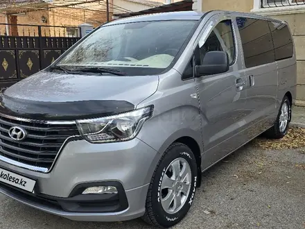 Hyundai Starex 2019 года за 13 000 000 тг. в Атырау – фото 3