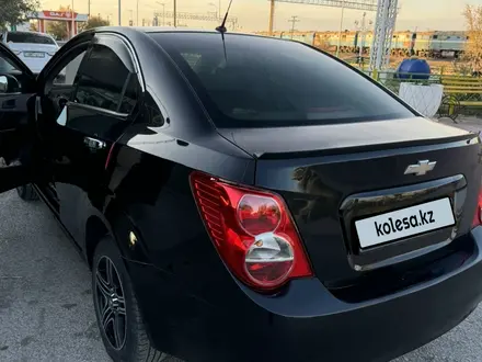 Chevrolet Aveo 2013 года за 3 500 000 тг. в Шиели – фото 4