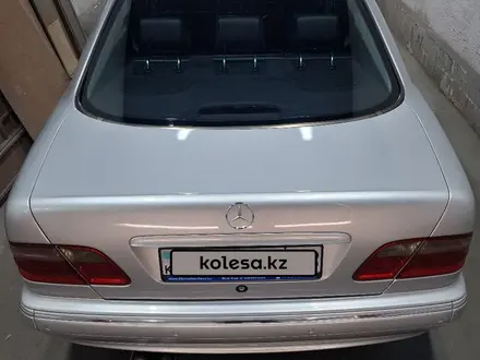 Mercedes-Benz E 320 2000 года за 5 800 000 тг. в Тараз – фото 4