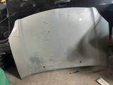 Капот тойота авенсис т250 за 1 000 тг. в Уральск