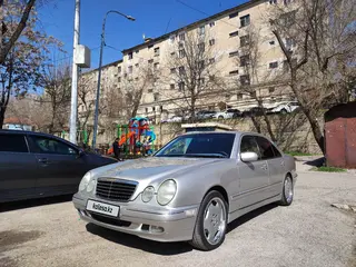Mercedes-Benz E 320