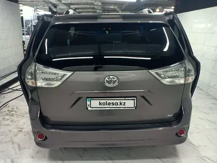 Toyota Sienna 2017 года за 16 000 000 тг. в Алматы – фото 4