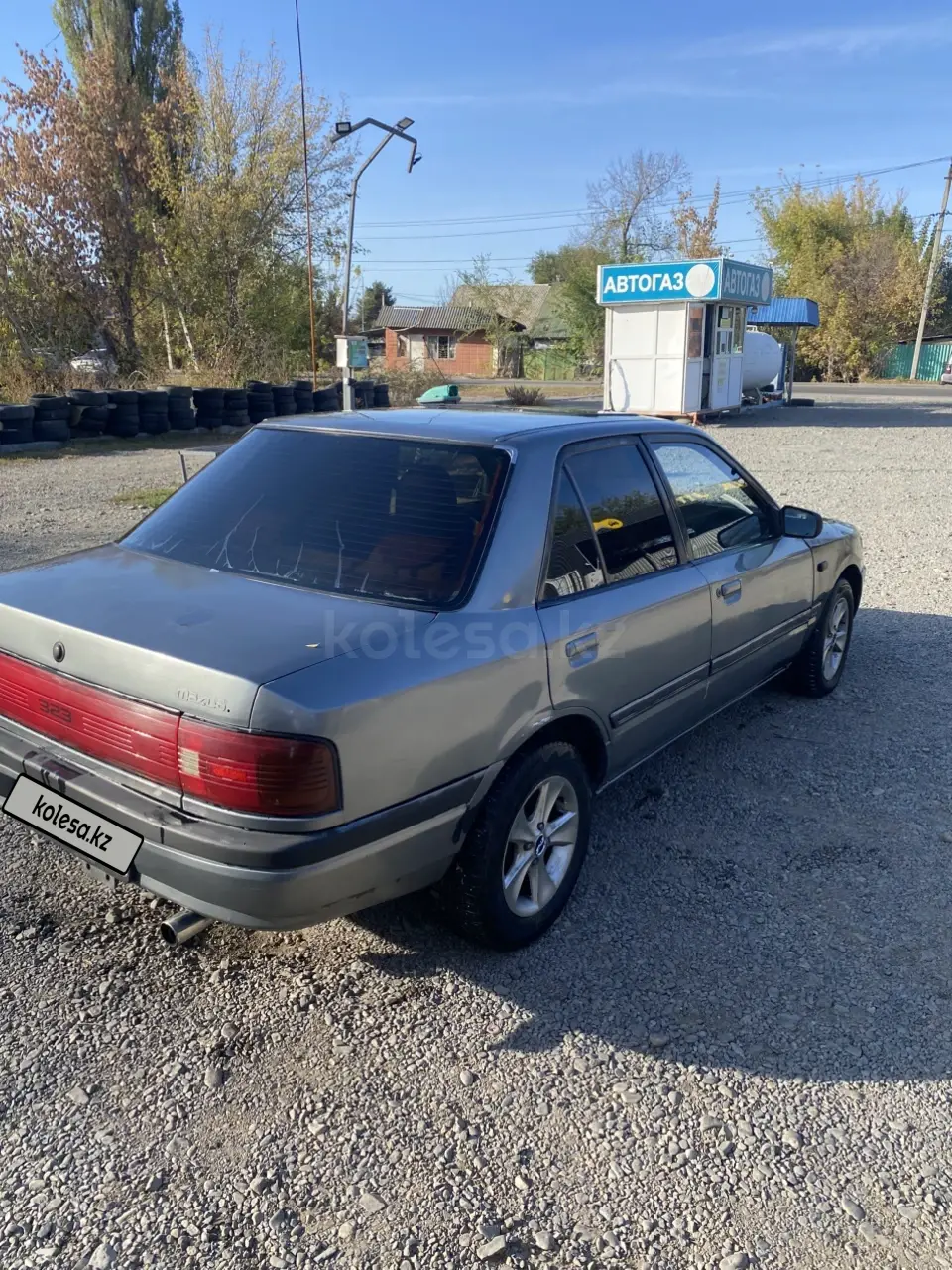 Mazda 323, 1992