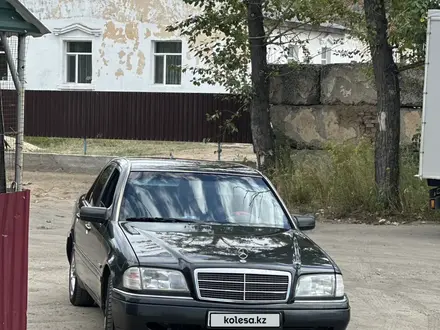 Mercedes-Benz C 180 1994 года за 2 300 000 тг. в Семей – фото 4