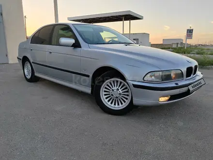 BMW 528 1997 года за 4 500 000 тг. в Актау – фото 3