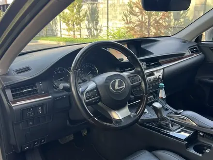 Lexus ES 250 2018 года за 17 000 000 тг. в Алматы – фото 14