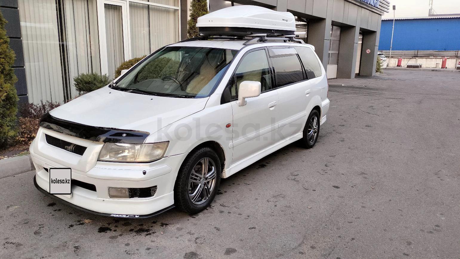 Mitsubishi Chariot 1998 г.