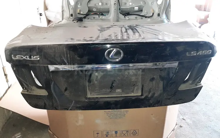 Крышка багажника за 120 тг. в Алматы