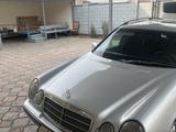 Mercedes-Benz E 230 1997 годаfor2 850 000 тг. в Тараз – фото 2