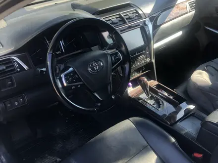 Toyota Camry 2015 года за 13 000 000 тг. в Актобе – фото 7