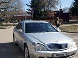 Mercedes-Benz S 320 2000 года за 4 500 000 тг. в Петропавловск – фото 2