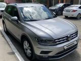 Volkswagen Tiguan 2018 года за 15 900 000 тг. в Атырау