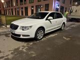 Skoda Superb 2013 годаfor3 800 000 тг. в Актобе – фото 2