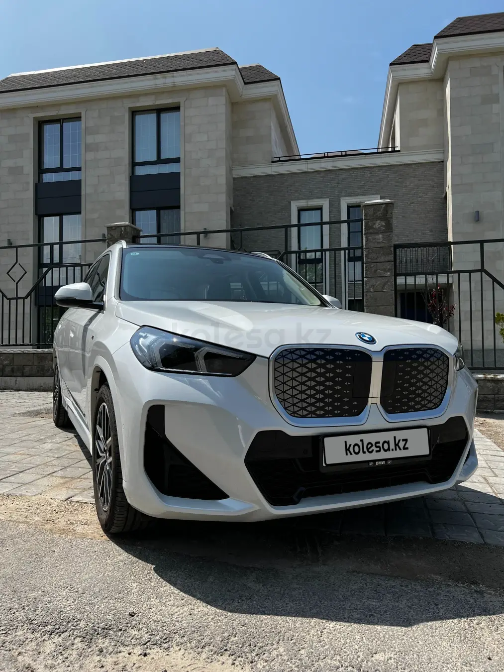 BMW IX1, 2025