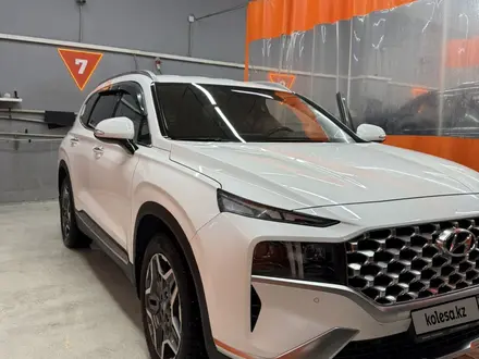 Hyundai Santa Fe 2023 года за 16 500 000 тг. в Астана