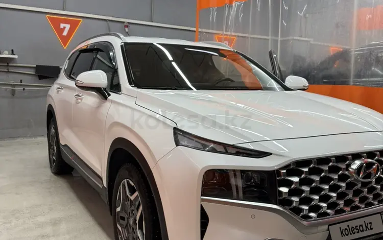Hyundai Santa Fe 2023 года за 16 500 000 тг. в Астана