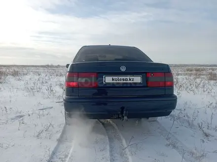 Volkswagen Passat 1995 года за 2 350 000 тг. в Костанай – фото 4