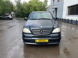 Mercedes-Benz ML 320 2001 годаfor3 500 000 тг. в Астана
