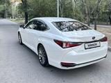 Lexus ES 250 2019 года за 19 500 000 тг. в Алматы – фото 4