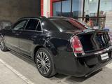 Chrysler 300C 2012 года за 6 800 000 тг. в Актау – фото 2