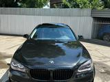 BMW 750 2014 года за 9 200 000 тг. в Алматы – фото 3