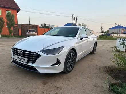 Hyundai Sonata 2021 года за 13 300 000 тг. в Уральск