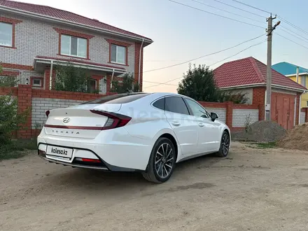 Hyundai Sonata 2021 года за 13 300 000 тг. в Уральск – фото 3