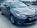 Toyota Camry 2016 года за 7 500 000 тг. в Актобе – фото 5