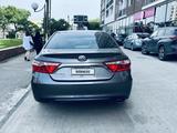 Toyota Camry 2016 года за 7 500 000 тг. в Актобе – фото 3