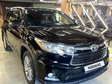 Toyota Highlander 2014 года за 15 900 000 тг. в Алматы