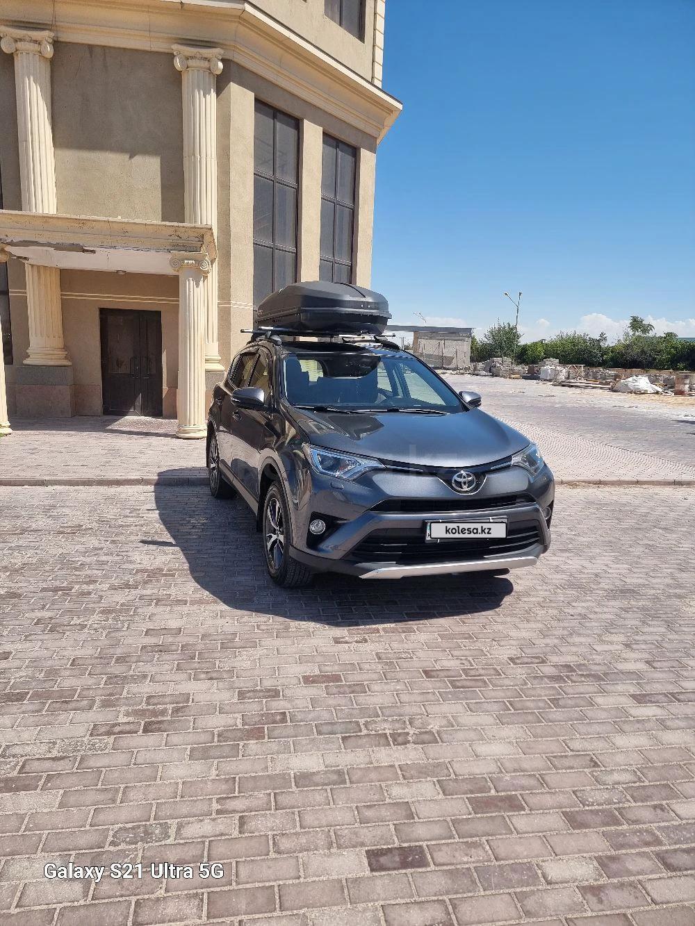 Toyota RAV4 2016 г.